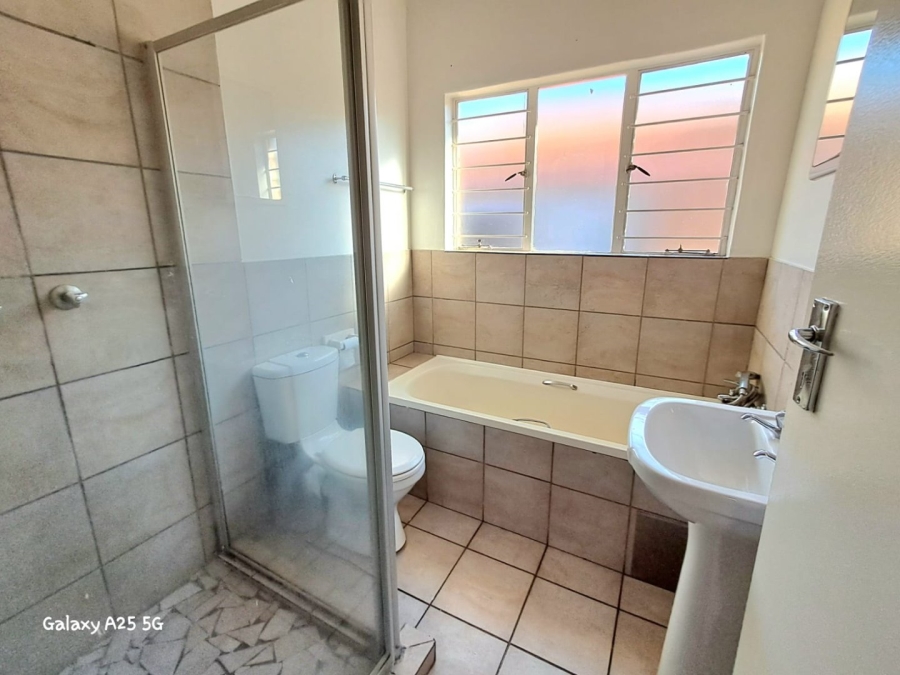 2 Bedroom Property for Sale in Vaalpark Free State